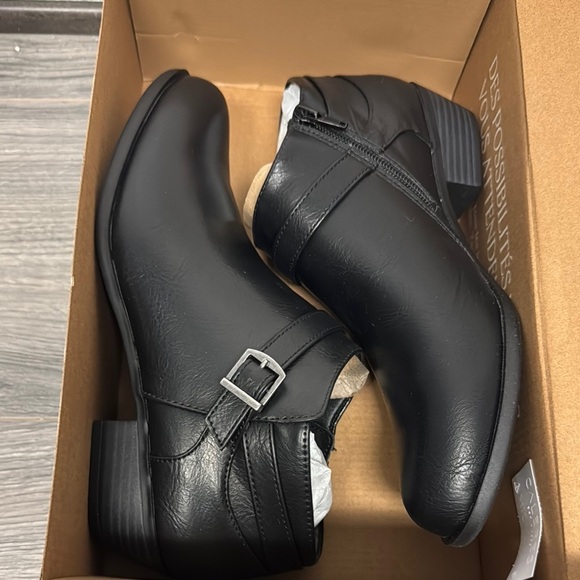 LifeStride Alexander Bootie - Picture 2 of 9